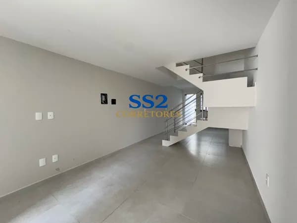Sobrado Novo no Bairro Escola Agrícola