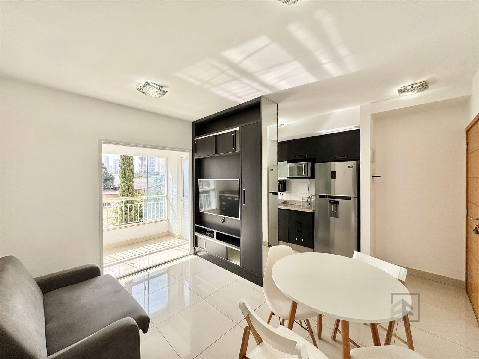 Apartamento mobiliado com 1 quarto a venda no Setor Bueno em Goiânia
