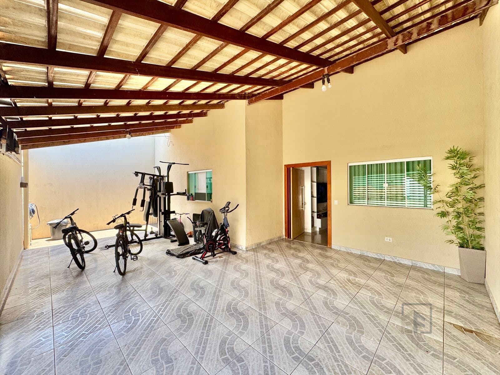 Casa com 3 quartos a venda no bairro Parque Atheneu em Goiânia