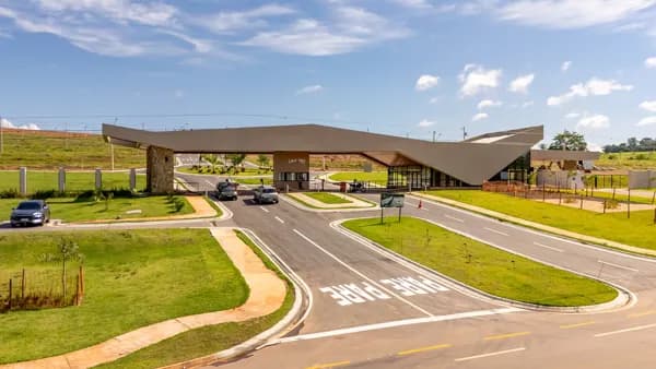 Lote a venda condomínio Vinhas Flamboyant - EBM