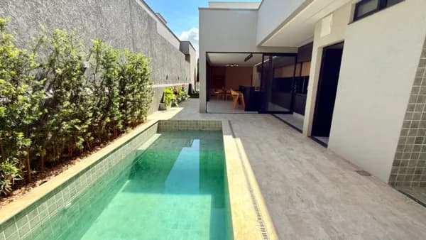 Casa térrea com 3 suítes plenas a venda condomínio Jardins Nápoles em Senador Canedo