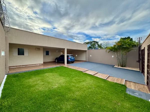Casa térrea com 3 suítes plenas com piscina a venda no bairro Jardim Mariliza em Goiânia