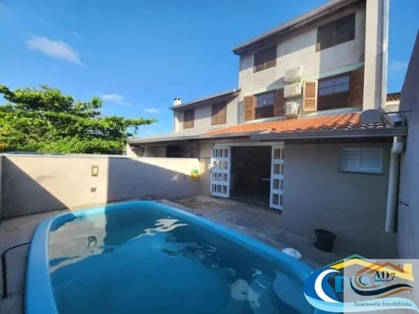 Sobrado com piscina