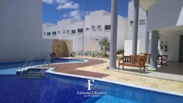 VENDE-SE EXCELENTE CASA TRIPLEX COM 3 QUARTOS EM CONDOMÍNIO DOURO VILLAGE