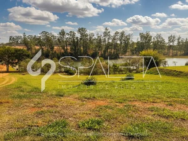 Terreno pé no lago à venda na Fazenda da Grama em Itupeva