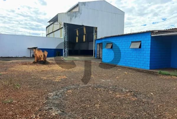 Barracão Comercial na Vila Industrial - Sertãozinho - SP