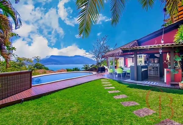 Casa Italiana próxima ao Yacht Club de Ilhabela