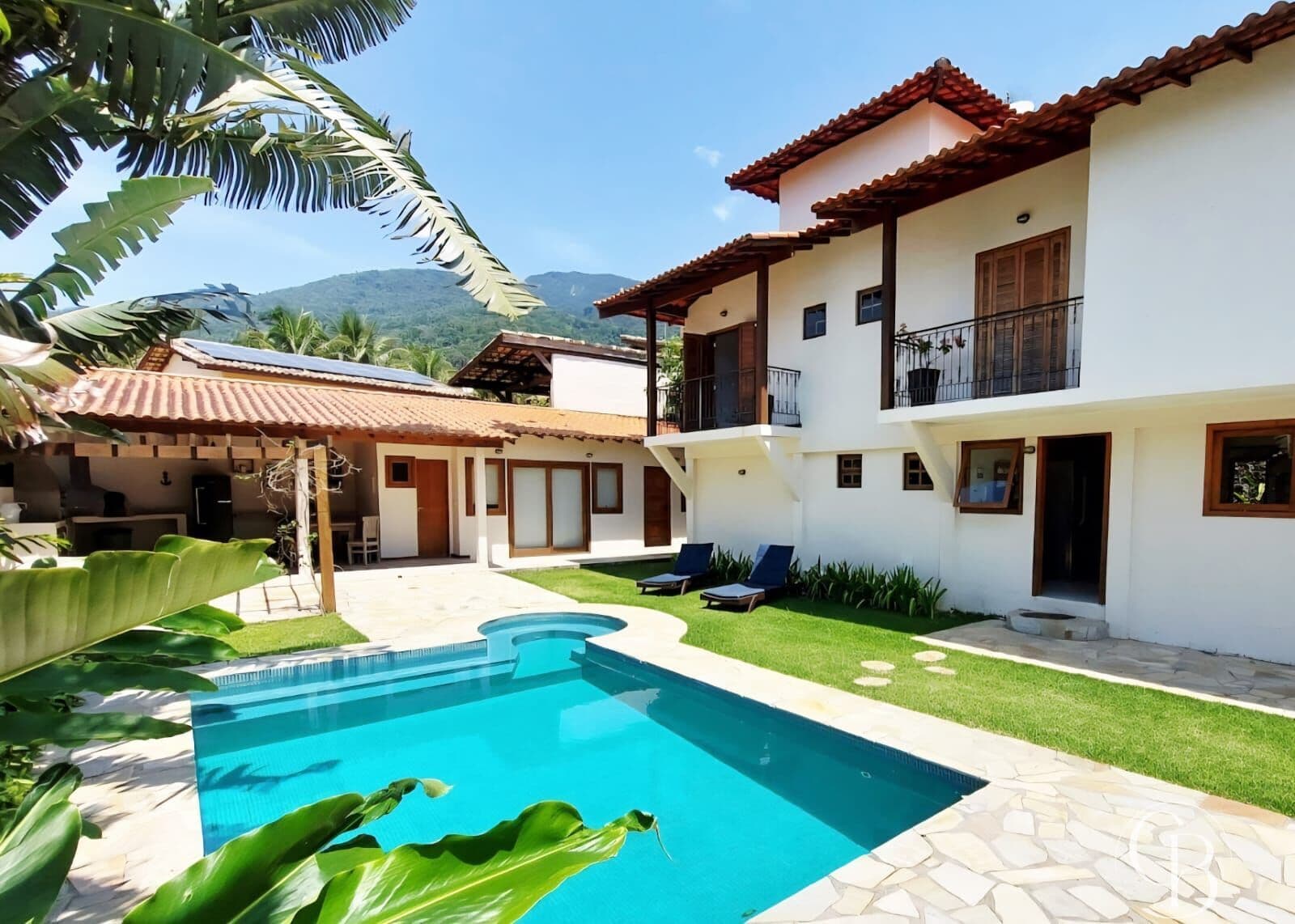 Linda Casa de Praia na Feiticeira em Ilhabela.