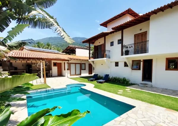 Linda Casa de Praia na Feiticeira em Ilhabela.
