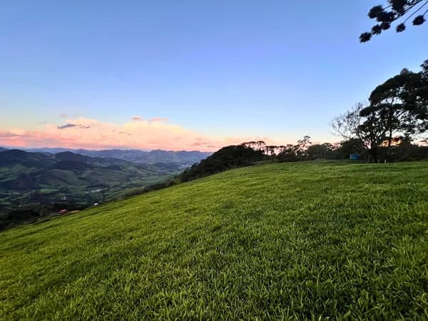 O Topo da Mantiqueira: Terreno Espetacular com 32.000m², 100% Aproveitável e Vista Infinita