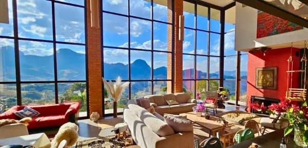 Santuário das Águas: Design Contemporâneo e Refúgio Particular na Mantiqueira