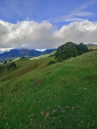 Horizonte 360° e Águas Próprias: Onde Mantiqueira e Céu são o Cenário