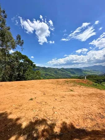 Terreno exclusivo com vista permanente para a Pedra do Baú no Paiol Grande | São Bento do Sapucaí