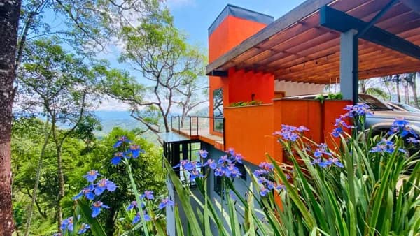 Casa Alto Padrão: Onde o Propósito Encontra o Silêncio das Montanhas