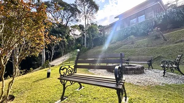 O Equilíbrio Perfeito entre o Design Moderno e o Acolhimento da Serra