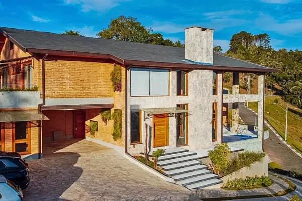 Design Contemporâneo e Serenidade: Sua Residência de Alto Padrão no Reserva Figueiredo
