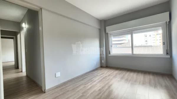 Apartamento de 3 Dormitórios com Suíte totalmente reformado