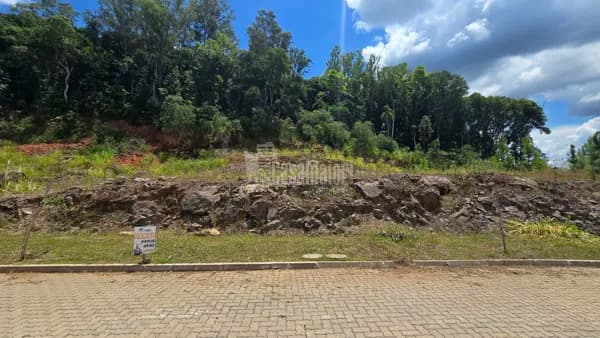 Terreno amplo no Loteamento Villagio Bottega