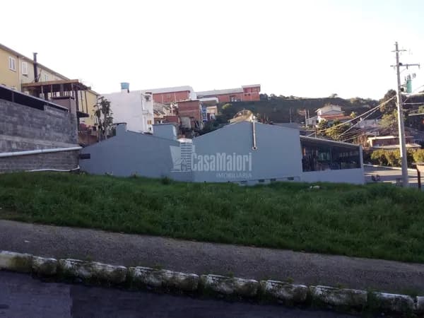 Amplo Terreno Residencial e Comercial com 400m²