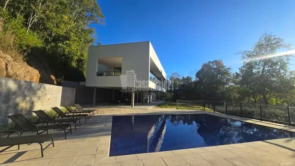 Terreno em Condomínio Fechado com 1.720m²