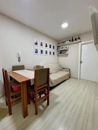 Apartamento Semi-mobiliado de 2 dormitórios no São Roque!