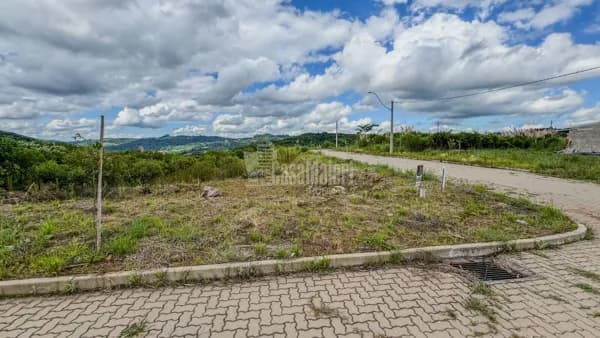 Terreno de Esquina de 13x20m no Bairro Barracão!