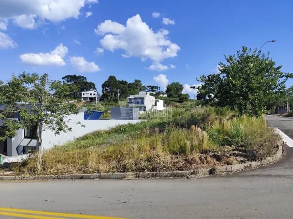Lote de Esquina e 100% plano no Loteamento Postal com 458m²