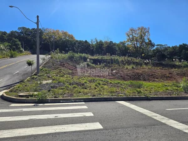 Terreno de Esquina a venda no Loteamento Reserva Santo Antão!