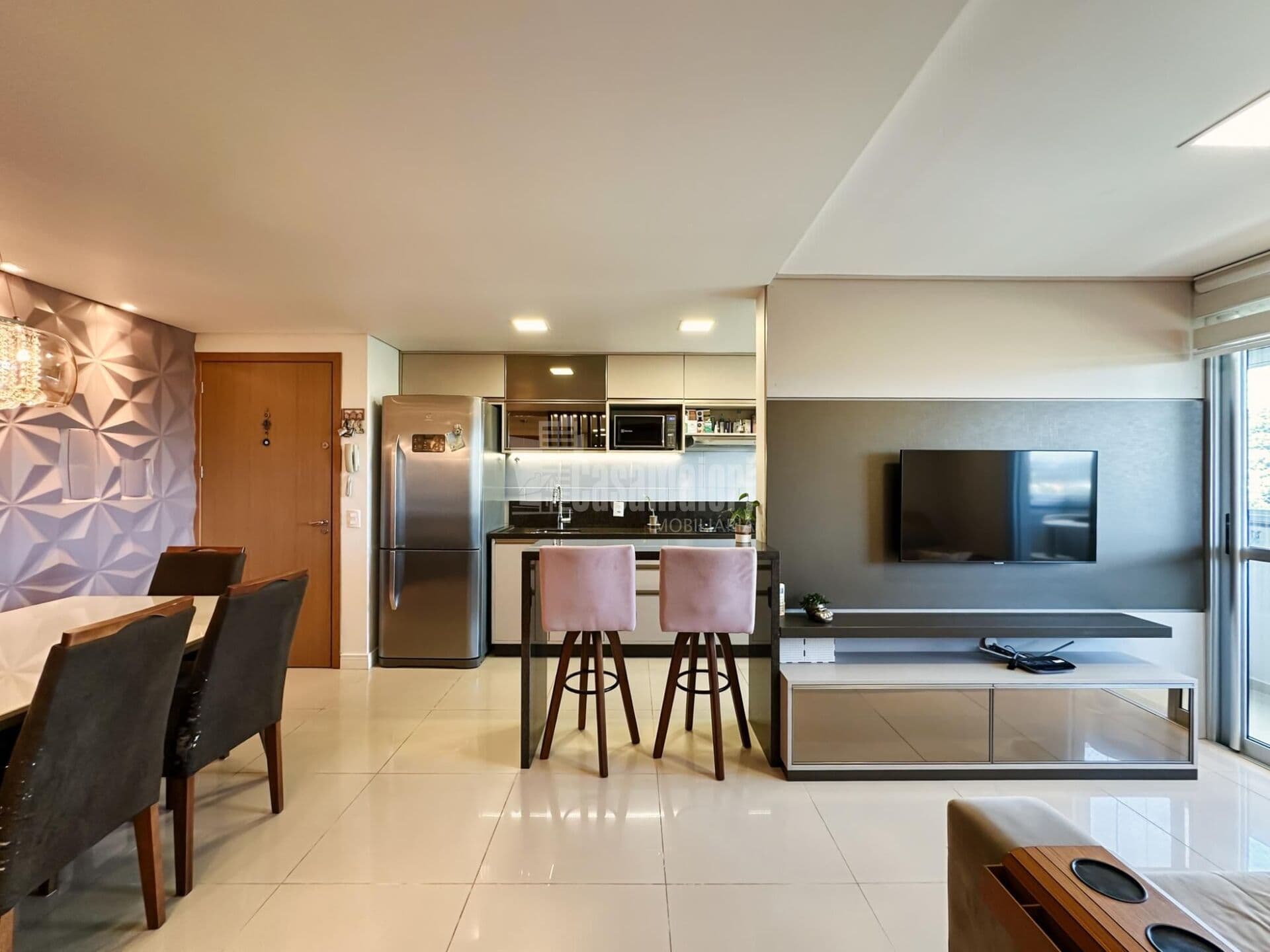 Apartamento com ampla sacada e vista livre