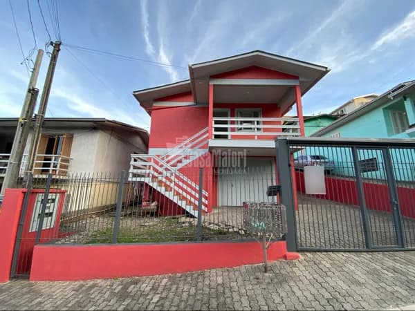 Casa à venda no bairro Fátima em Bento Gonçalves/RS