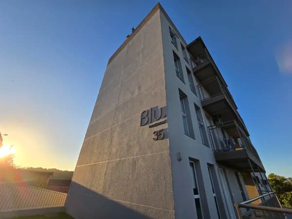 Apartamento mobiliado de 2 dormitórios próximo ao Centro