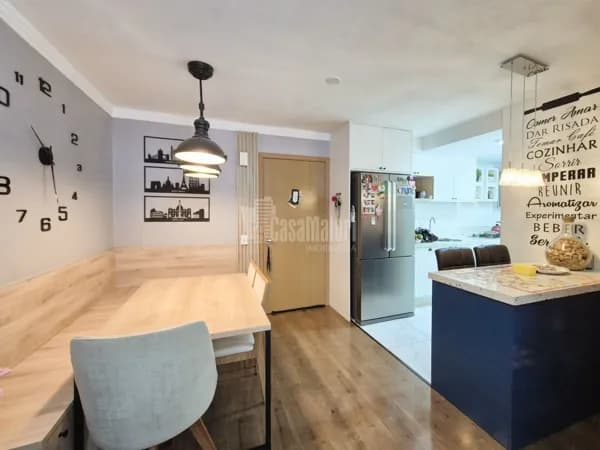 Apartamento mobiliado com amplo terraço