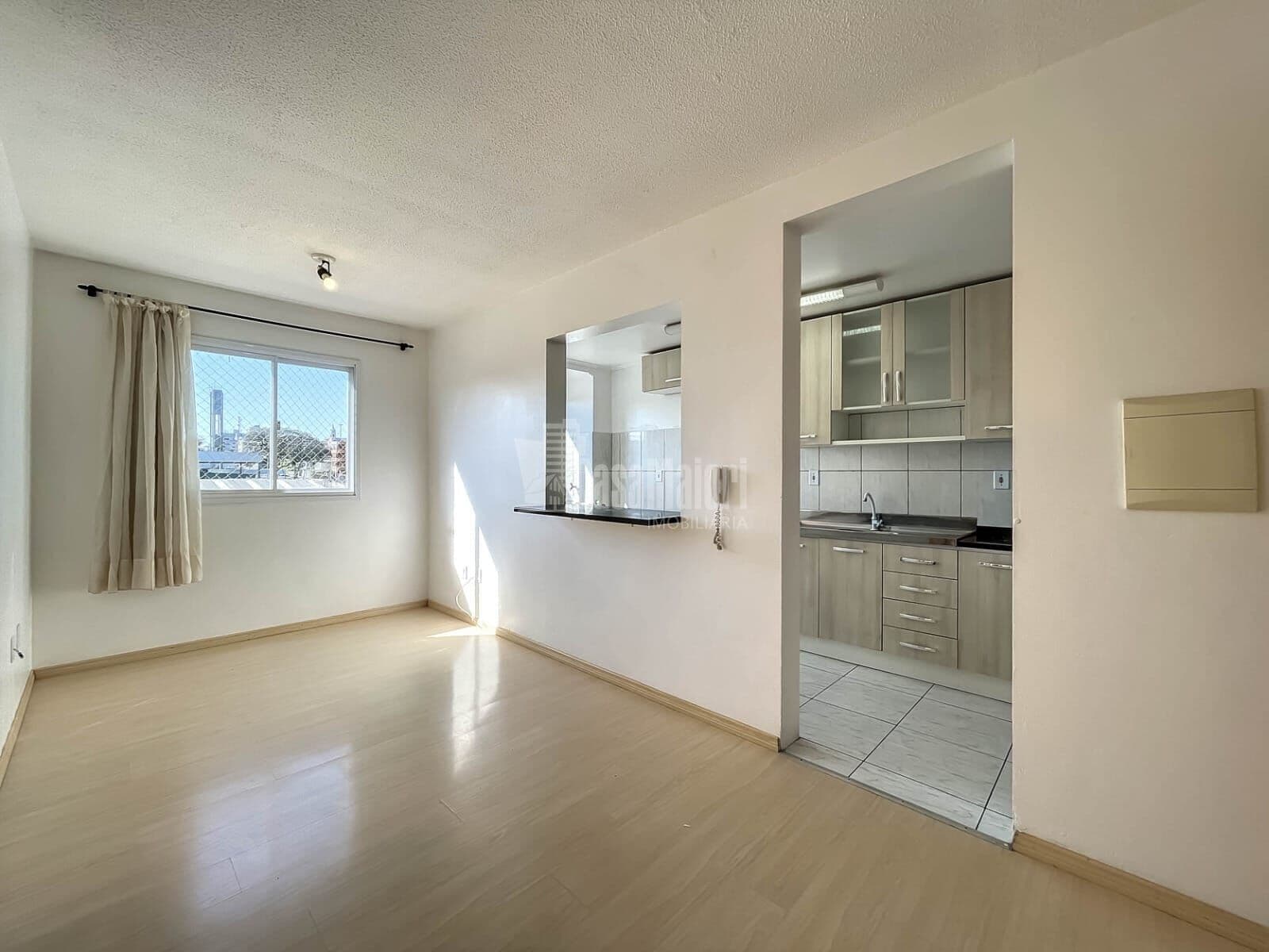 Apartamento semi-mobiliado próximo ao Centro