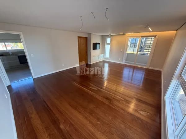 Apartamento de Alto Padrão de 3 Dormitórios com suíte