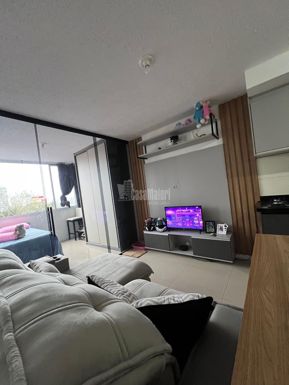 Apartamento Studio semi-mobiliado localizado no Bairro Humaitá