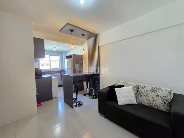 Apartamento semi-mobiliado com 2 dormitórios