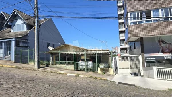 Terreno Comercial e Residencial no Bairro São Francisco!