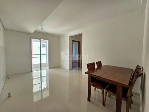 Apartamento de 2 dormitórios com Sacada e Churrasqueira!
