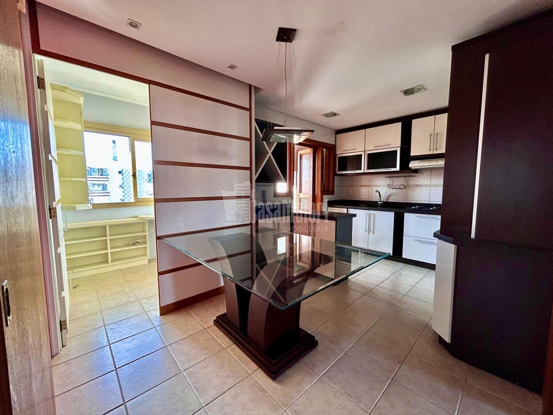 Apartamento de 2 Dormitórios com Suíte no Centro