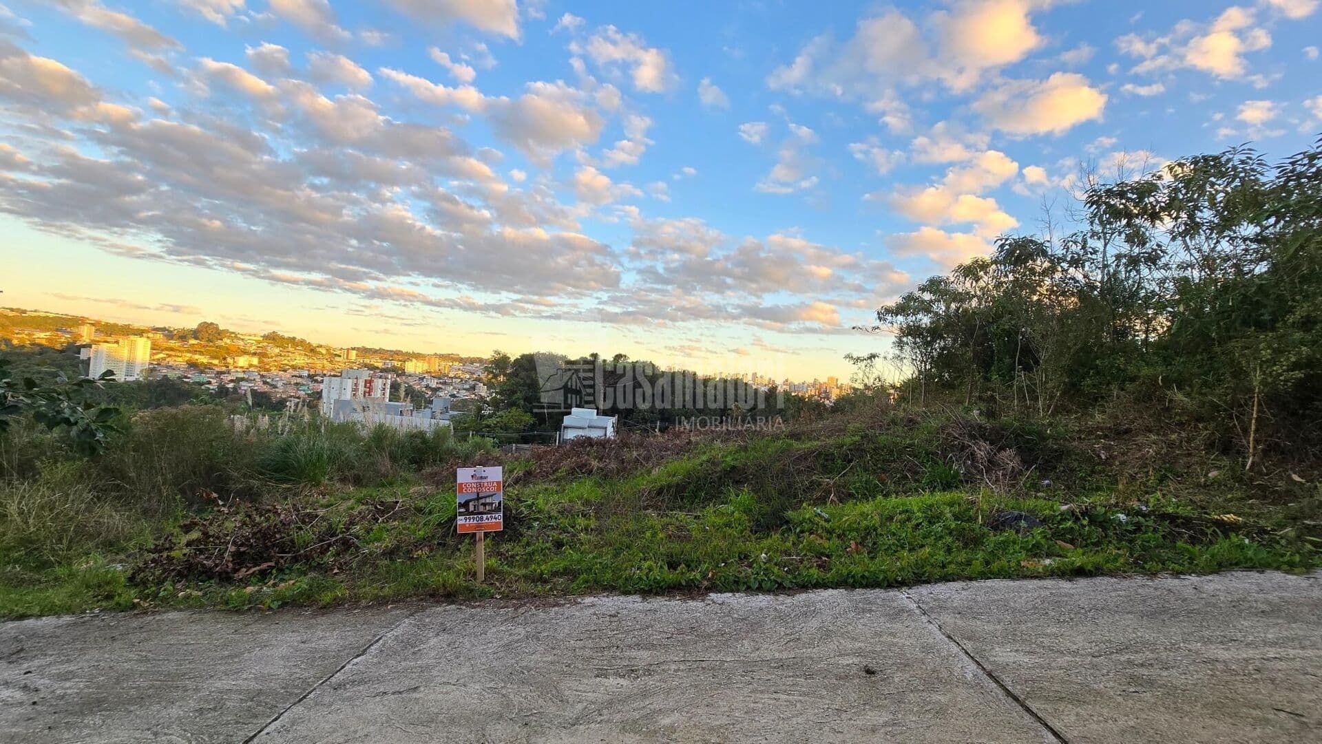 Terreno amplo a venda no Bairro Universitário