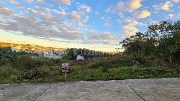 Terreno à venda no bairro Universitário em Bento Gonçalves/RS