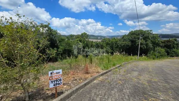 Amplo Terreno no Bairro Verona com 383 m²