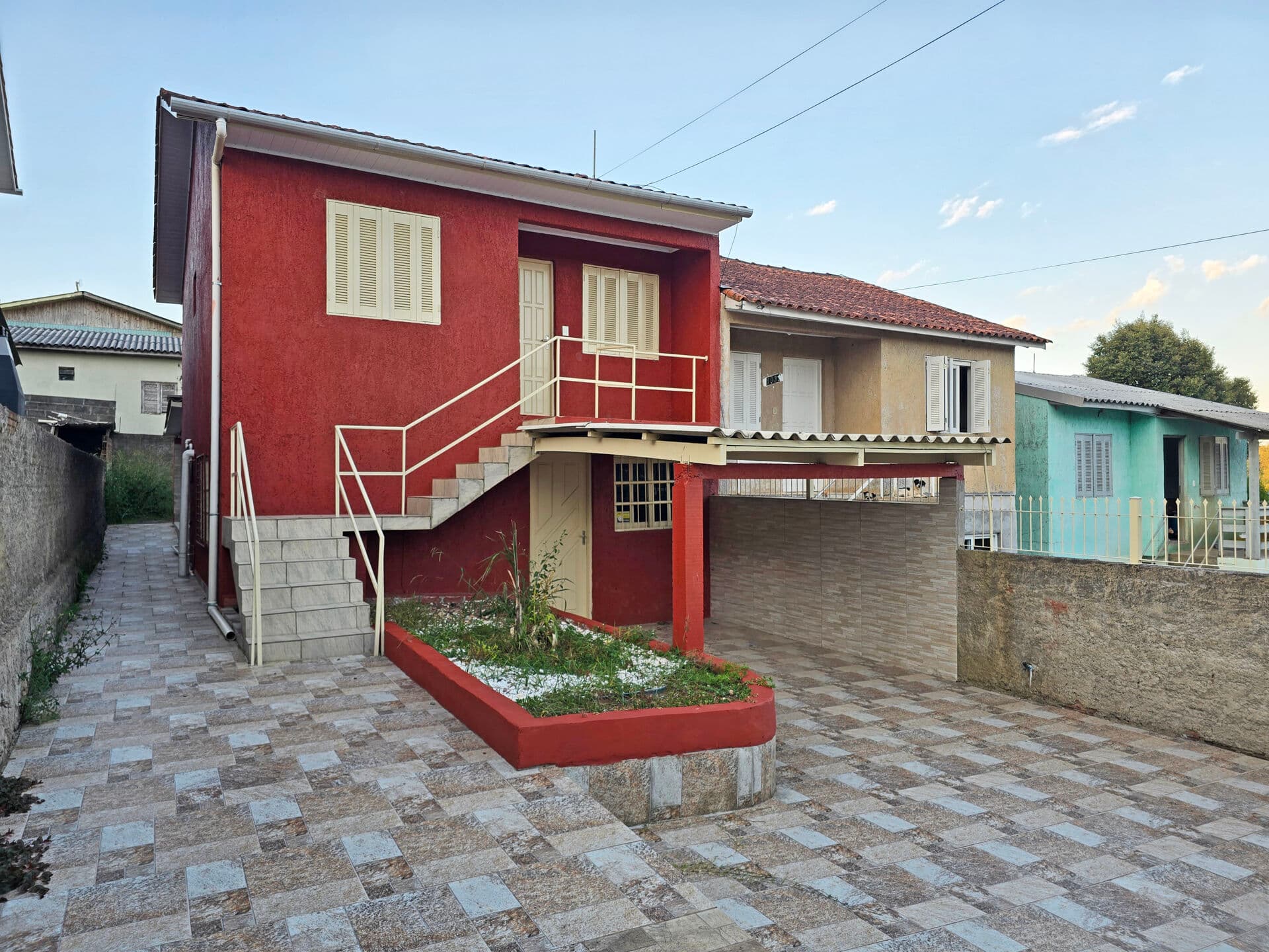 Casa com 2 moradias - Financiável!