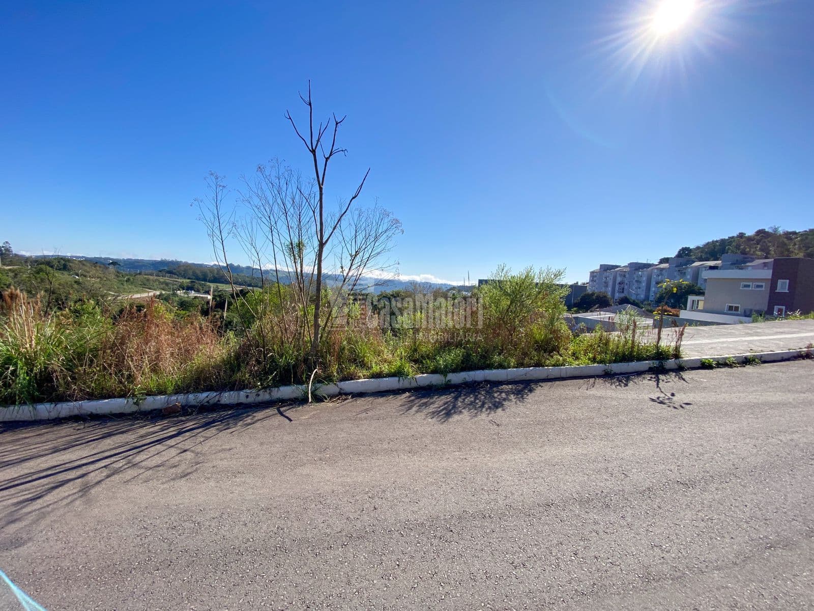 Terreno com 225 m² no Loteamento Camerini