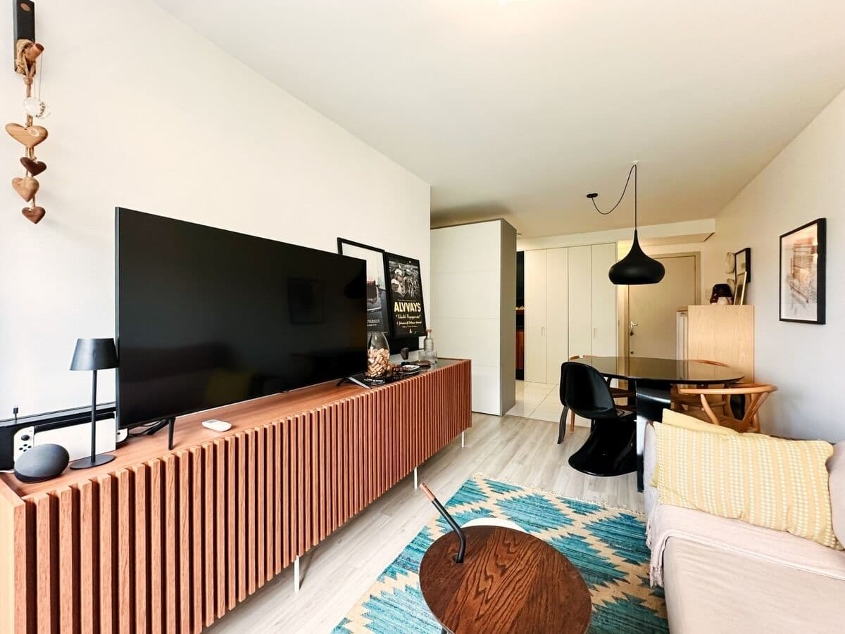 Apartamento Semi-mobiliado