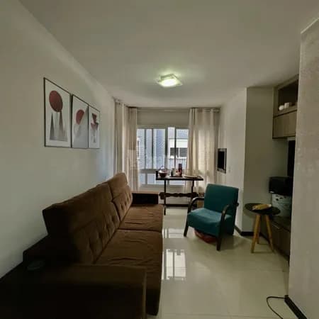 Apartamento Semi-mobiliado