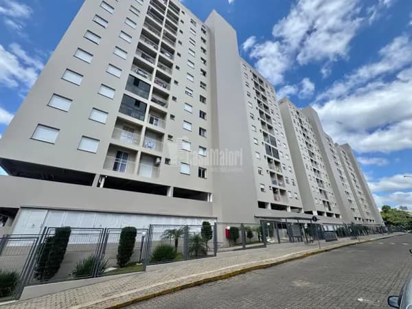 Apartamento de 2 dormitórios no Bairro Humaitá