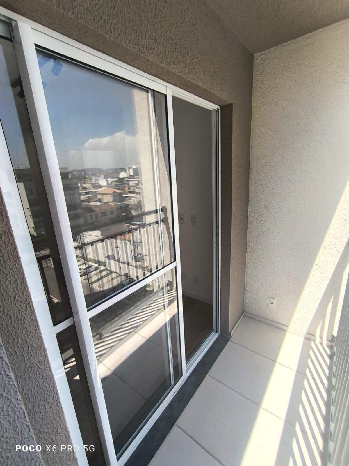 Vivaz Ramos - Apartamento com 2 Quartos e varanda no coração de Ramos