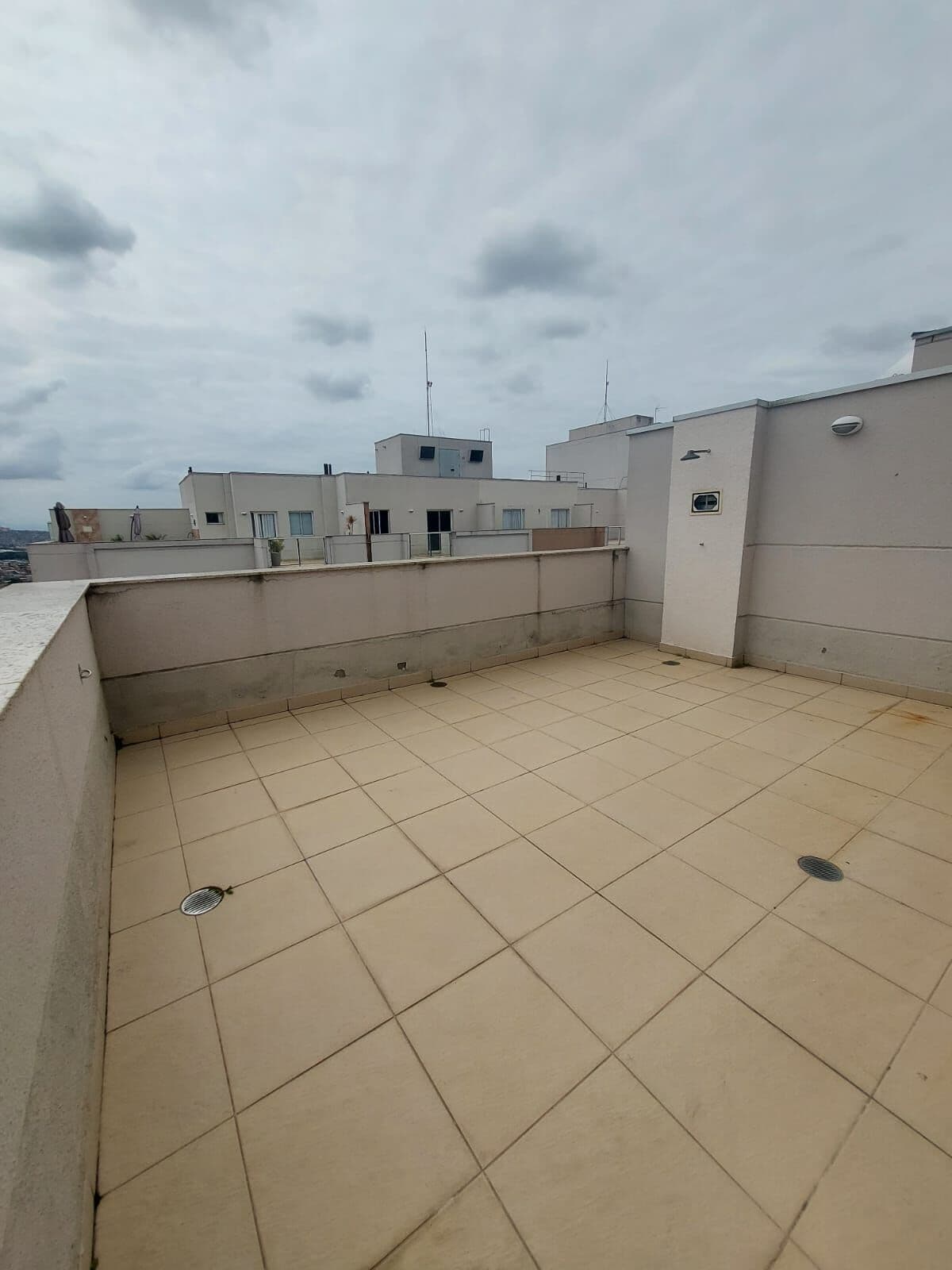 Cobertura duplex de 2 quartos suíte e vaga na zona norte Cachambi RJ