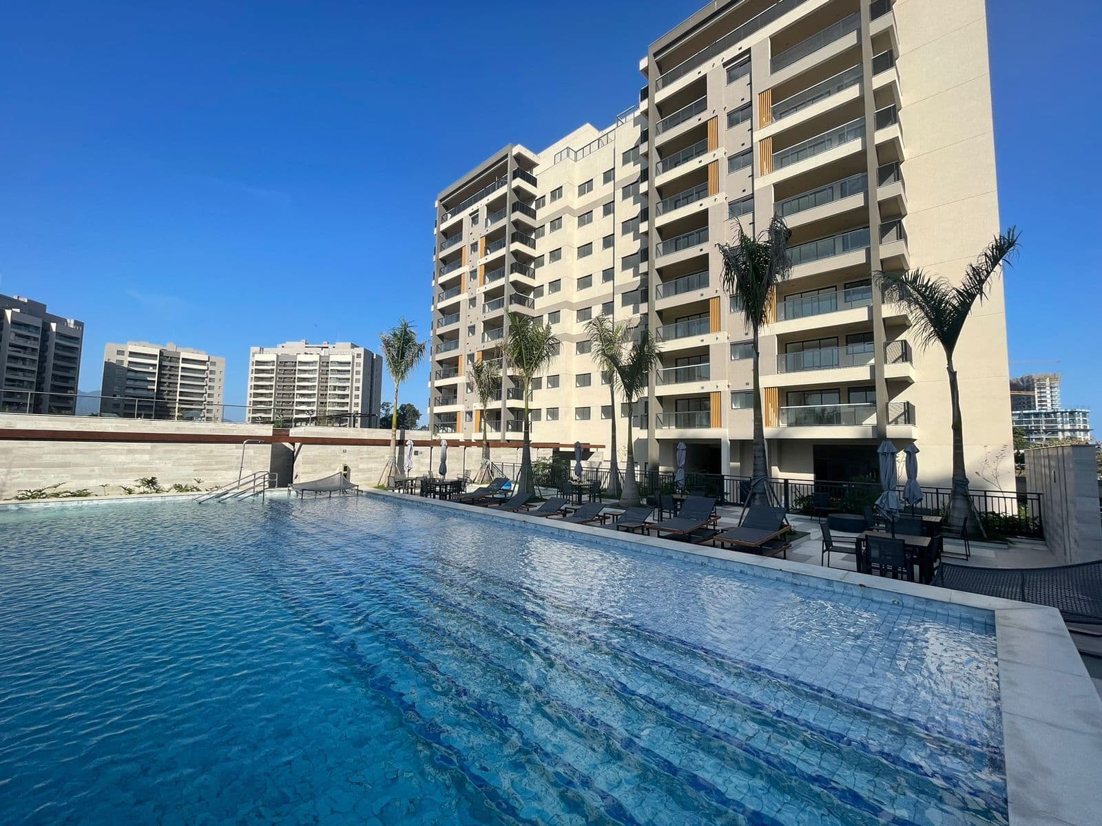 Cobertura linear de 177m² com 3 Quartos, sendo 1 suíte, 3 vagas na Barra da Tijuca